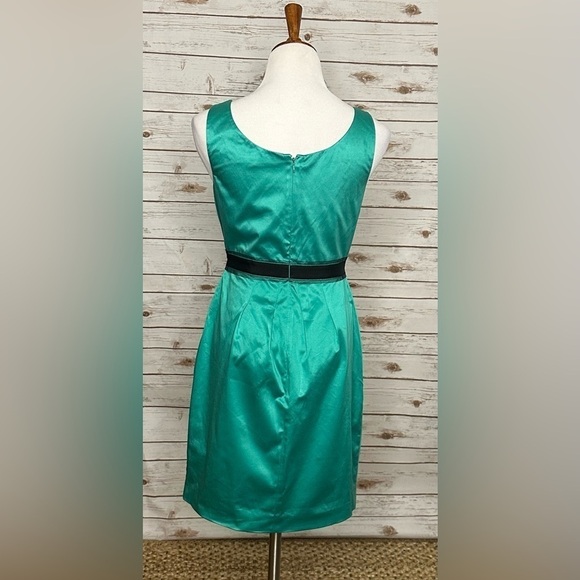 BCBG Max Azria emerald sleeveless sheath cocktail mini dress - Picture 4 of 6
